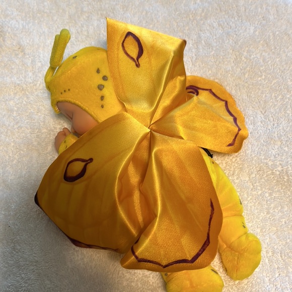 Anne Geddes Vintage from 2001, new in box, 9” yellow baby butterfly. - Picture 2 of 7